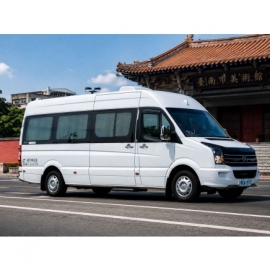 賓士保母車